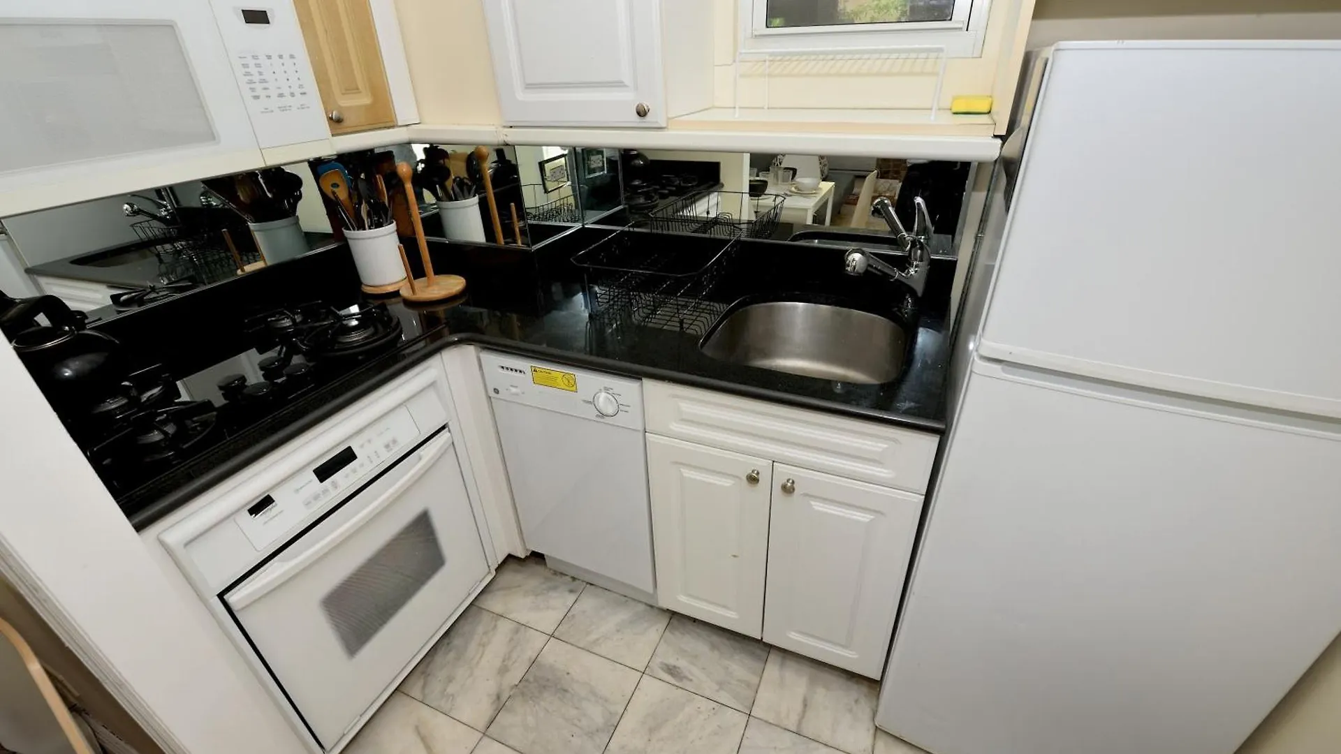 Charming 3-Bedroom Apartment In Midtown West New York